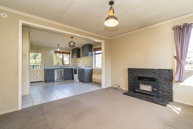 Photo of property in 1 Shirley Place, Kenmure, Dunedin, 9011