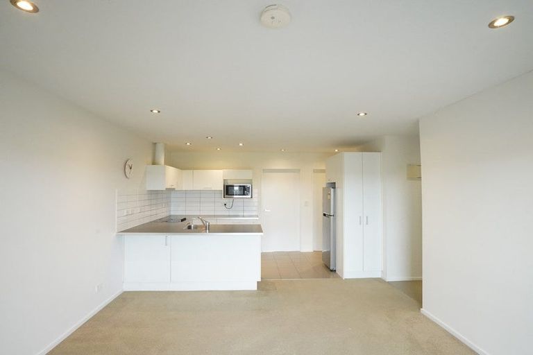 Photo of property in 13d/71 Spencer Road, Oteha, Auckland, 0632