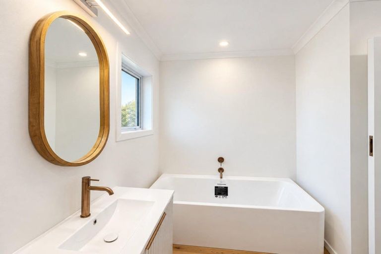 Photo of property in 86 Carrington Street, Lower Vogeltown, New Plymouth, 4310