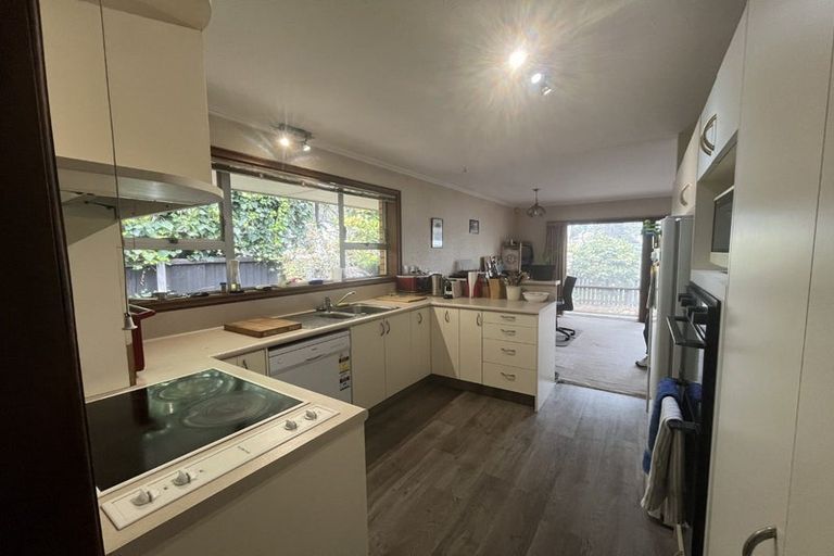 Photo of property in 218 Memorial Avenue, Burnside, Christchurch, 8053