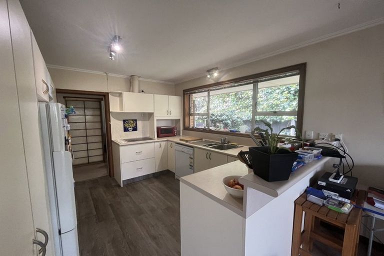 Photo of property in 218 Memorial Avenue, Burnside, Christchurch, 8053
