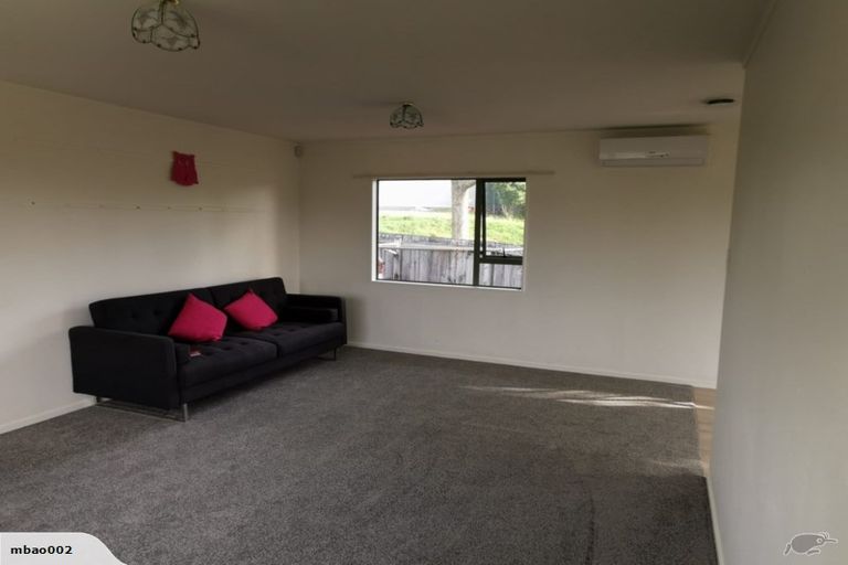 Photo of property in 2/87 Bond Crescent, Forrest Hill, Auckland, 0620
