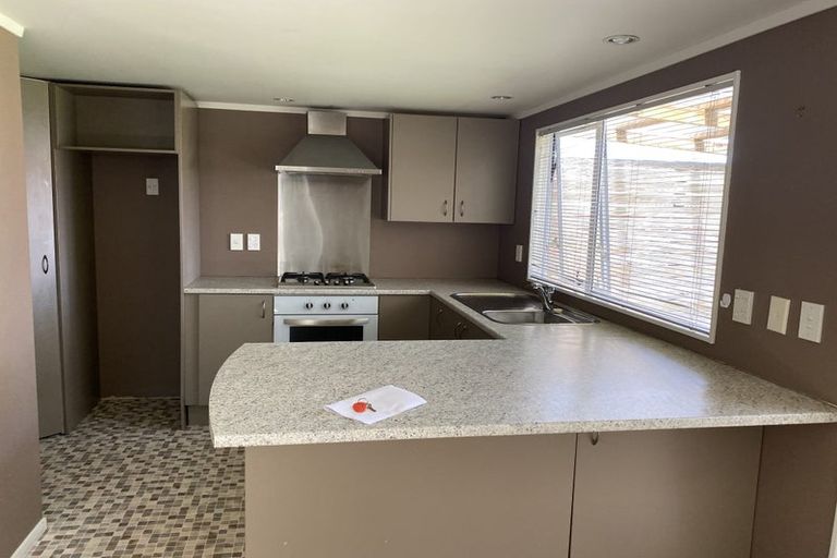 Photo of property in 57 View Road, Henderson, Auckland, 0612