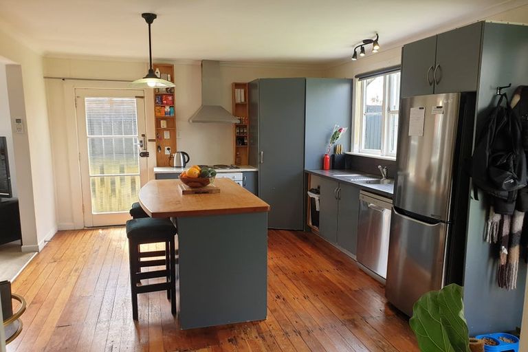Photo of property in 25 Gaine Street, New Plymouth, 4310