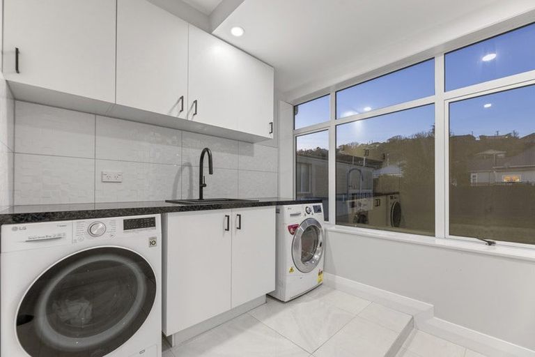 Photo of property in 133 Musselburgh Rise, Musselburgh, Dunedin, 9013