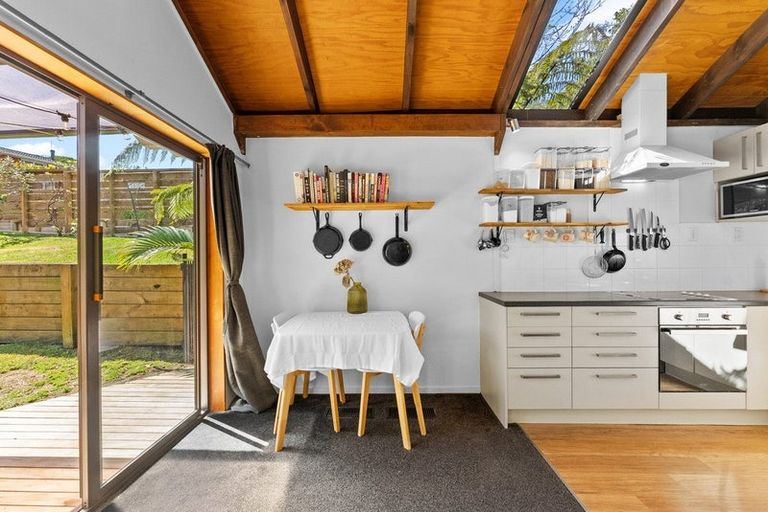 Photo of property in 18b Mayfair Place, Westown, New Plymouth, 4310