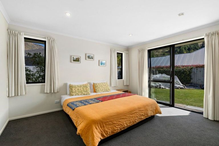 Photo of property in 4 Alluvial Court, Arthurs Point, Queenstown, 9371