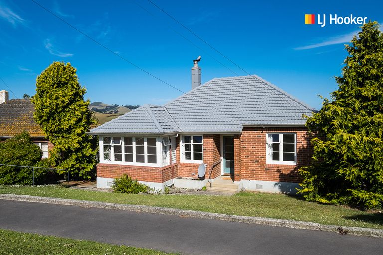Photo of property in 52 Puketai Street, Andersons Bay, Dunedin, 9013