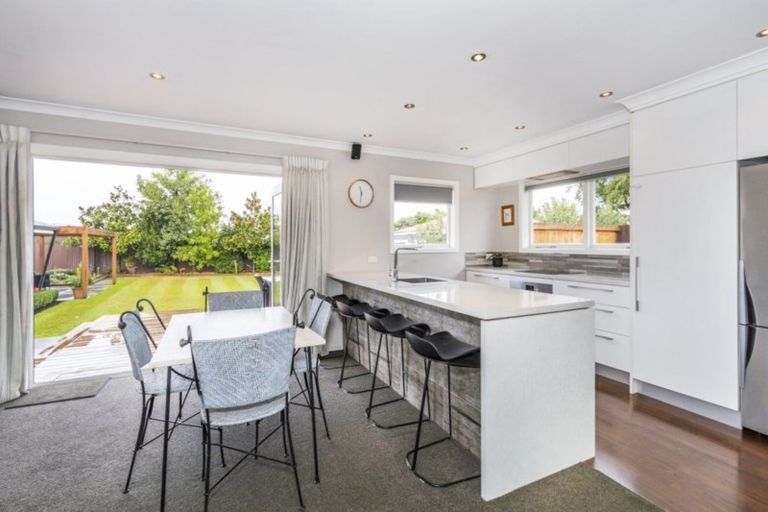Photo of property in 39 Denise Crescent, Hornby, Christchurch, 8042