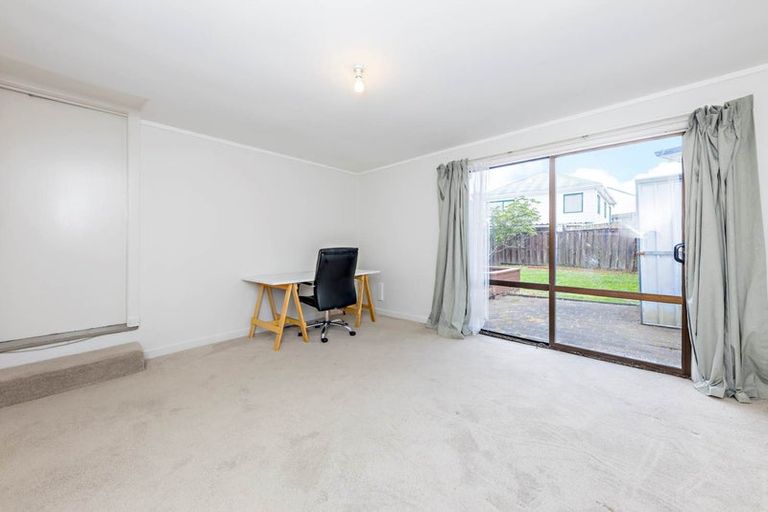 Photo of property in 1/21 Simon Ellice Drive, Bayview, Auckland, 0629