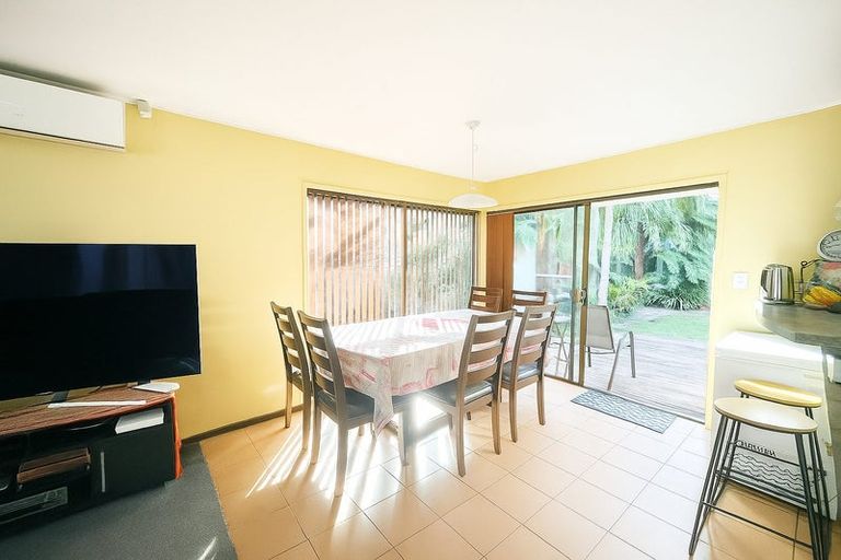 Photo of property in 9 Loloma Drive, Half Moon Bay, Auckland, 2012