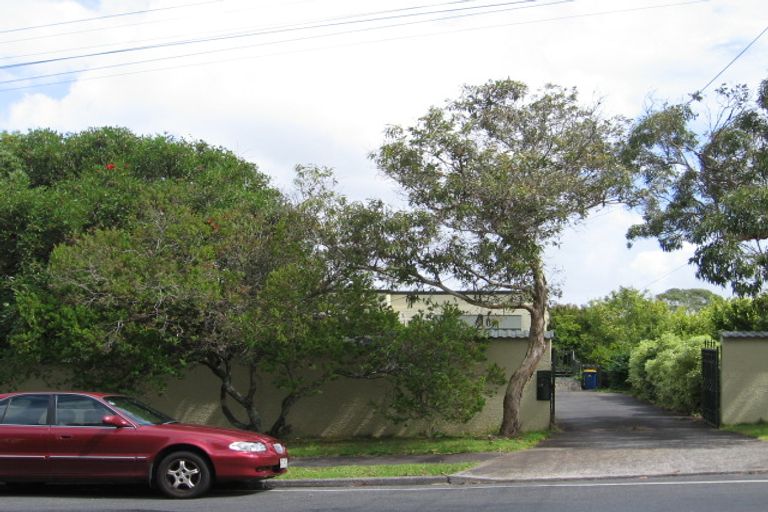 Photo of property in 146 East Coast Road, Forrest Hill, Auckland, 0620