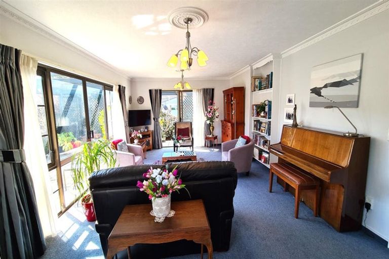 Photo of property in 21 Juniper Place, Burnside, Christchurch, 8053