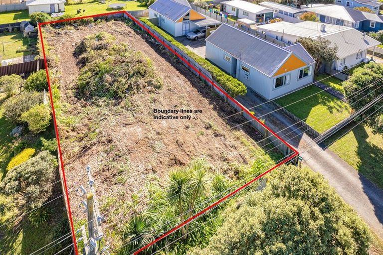 Photo of property in 19 Karewa Street, Castlecliff, Wanganui, 4501