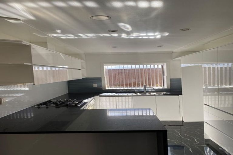 Photo of property in 60a Cambridge Terrace, Papatoetoe, Auckland, 2025