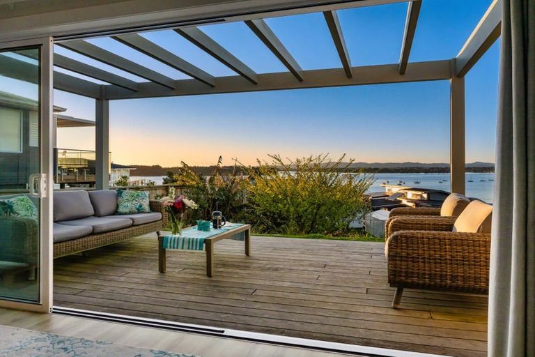 Photo of property in 37 Coppelia Avenue, Omokoroa, 3114