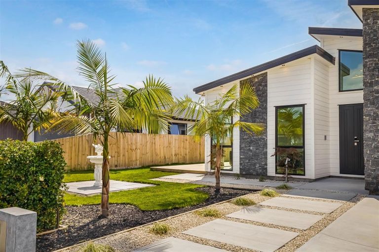 Photo of property in 15 Cutfield Lane, Kumeu, 0810