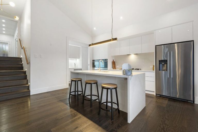 Photo of property in 10 Le Roy Terrace, Birkenhead, Auckland, 0626