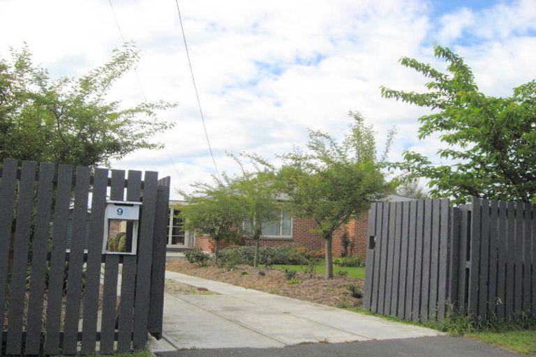 Photo of property in 92 Main North Road, Woodend, 7610