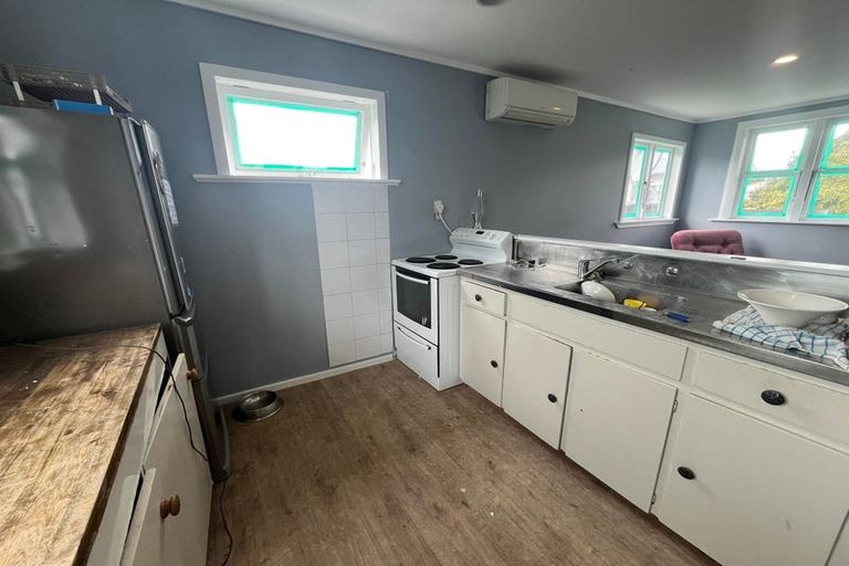 Photo of property in 12 Hokio Beach Road, Levin, 5510