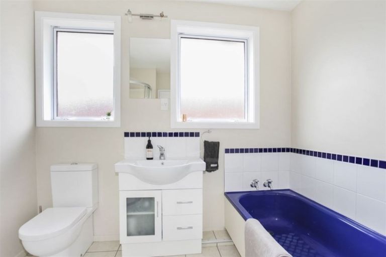 Photo of property in 2/59 Winters Road, Redwood, Christchurch, 8051