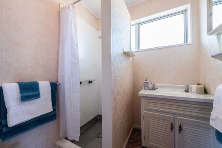 Photo of property in 17 Manawa Avenue, Raumati Beach, Paraparaumu, 5032