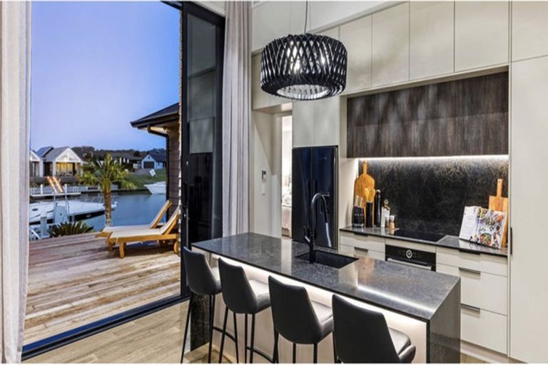 Photo of property in 13 Awatea Drive, Whitianga, 3510