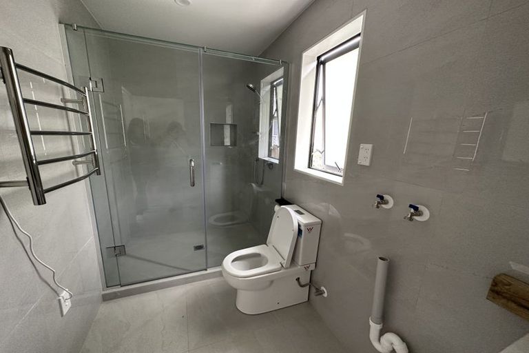 Photo of property in 12 Lewisham Street, Highland Park, Auckland, 2010