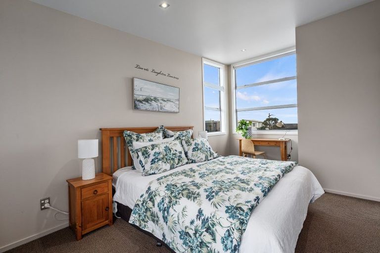 Photo of property in 5 Te Mauri Place, Omaha, 0986