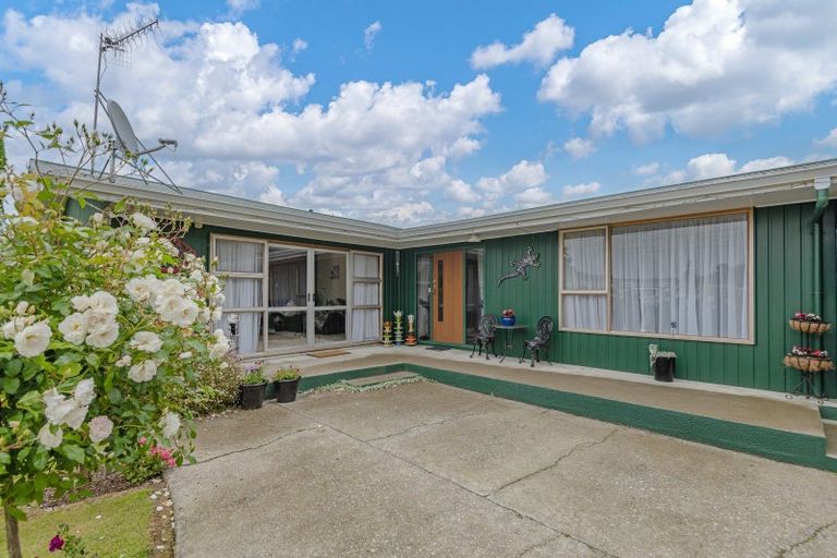 Photo of property in 10 Victoria Street, Pahiatua, 4910