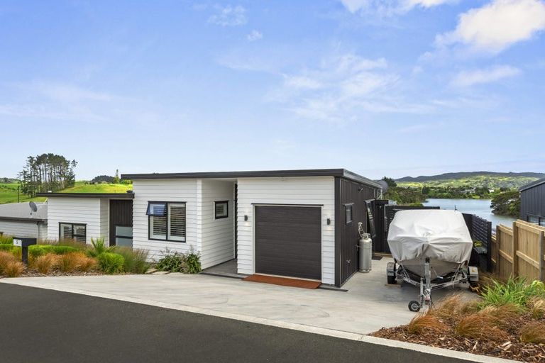 Photo of property in 5 Maataitai Road, Raglan, 3225