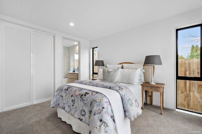 Photo of property in 20a Parramatta Place, Botany Downs, Auckland, 2010