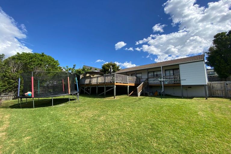 Photo of property in 4 Waiora Road, Stanmore Bay, Whangaparaoa, 0932