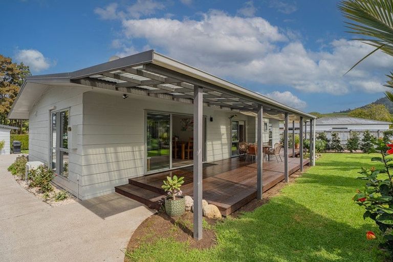Photo of property in 3 Ocean Beach Road, Tairua, 3508