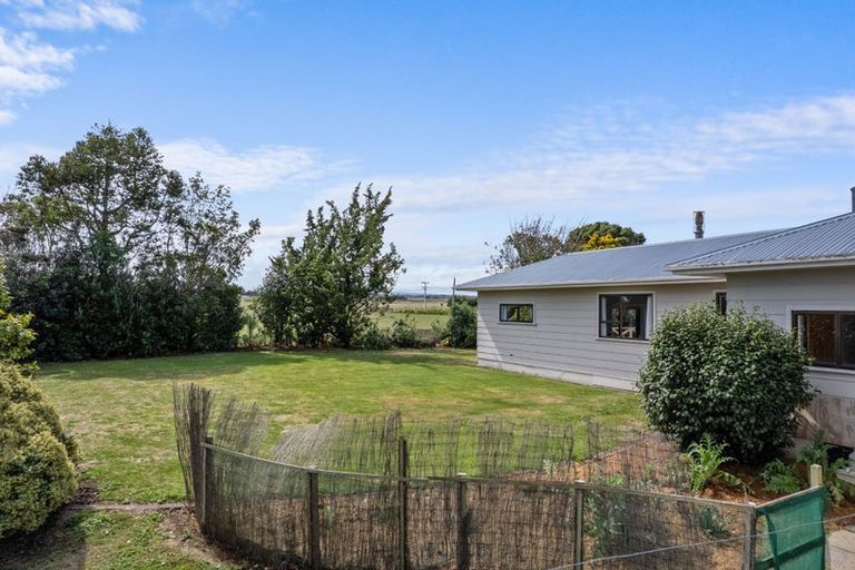 Photo of property in 525 Auroa Road, Auroa, Hawera, 4678