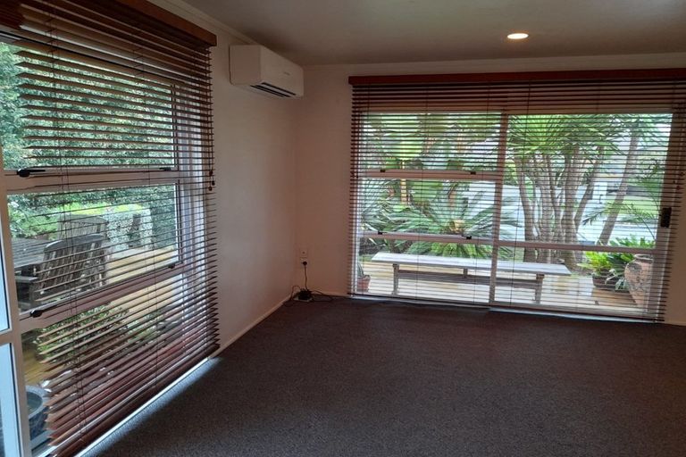 Photo of property in 22 Leaming Place, Clarks Beach, 2122