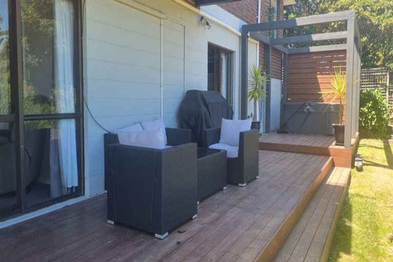 Photo of property in 38 Ravensdale Rise, Westmorland, Christchurch, 8025