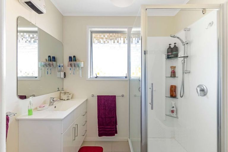 Photo of property in 12 Banks Street, Tolaga Bay, 4077