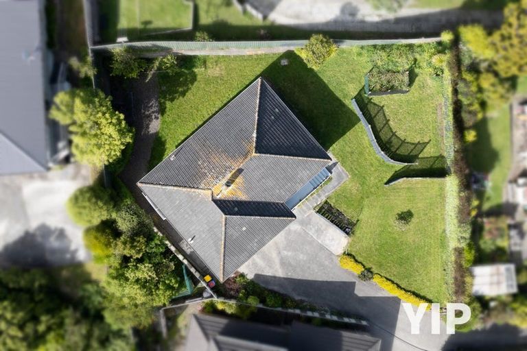 Photo of property in 15 Hollies Crescent, Johnsonville, Wellington, 6037