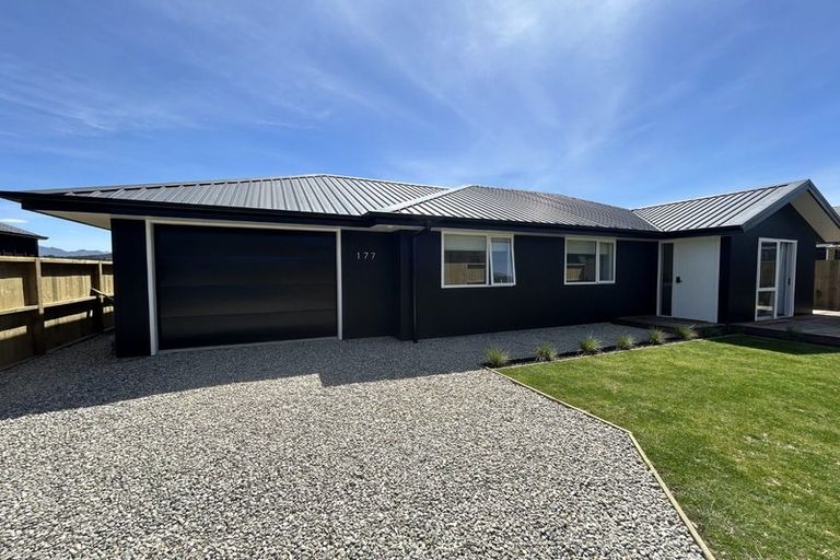 Photo of property in 177 Burdon Loop, Lake Hawea, 9382