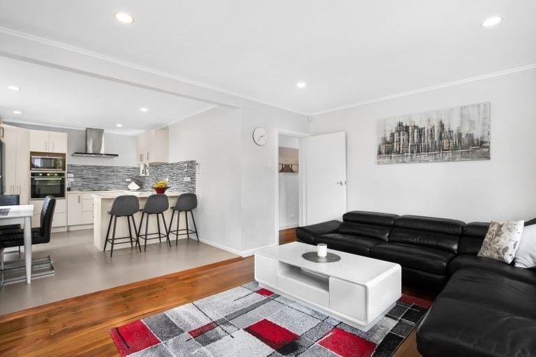 Photo of property in 1/331 Royal Road, Massey, Auckland, 0614