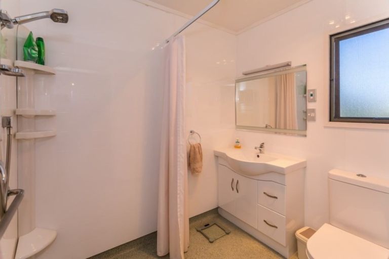 Photo of property in 50 Kent Avenue, Waitarere Beach, Levin, 5510