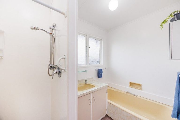 Photo of property in 2 Mcclure Street, Feilding, 4702