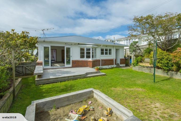 Photo of property in 22 Fraser Avenue, Johnsonville, Wellington, 6037