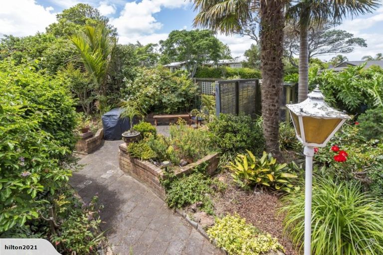 Photo of property in 1/214 Bleakhouse Road, Mellons Bay, Auckland, 2014