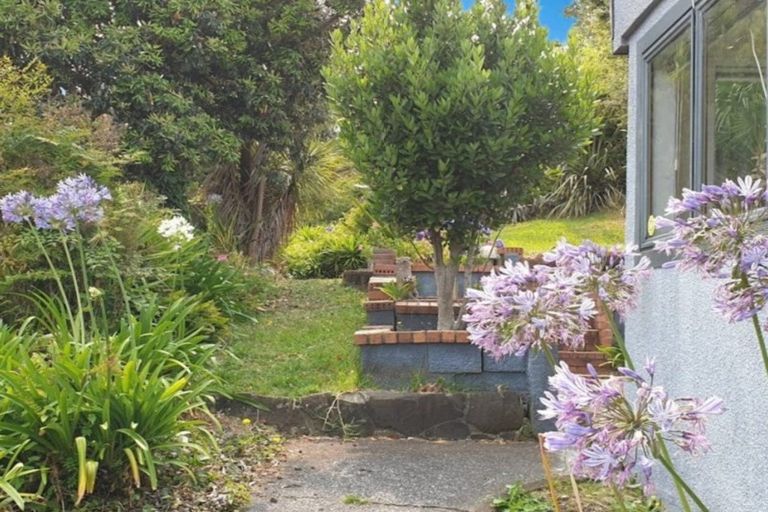 Photo of property in 9 Rangeview Road, Sunnyvale, Auckland, 0612