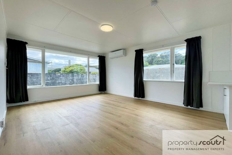 Photo of property in 4 Simons Street, Moturoa, New Plymouth, 4310