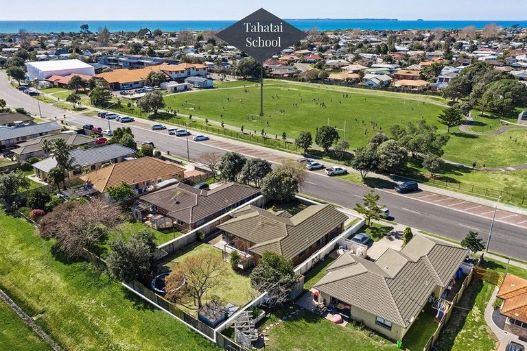 Photo of property in 128 Evans Road, Papamoa Beach, Papamoa, 3118