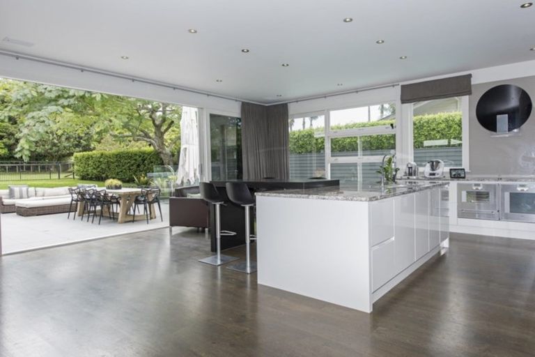 Photo of property in 39 Maungakiekie Avenue, Greenlane, Auckland, 1051