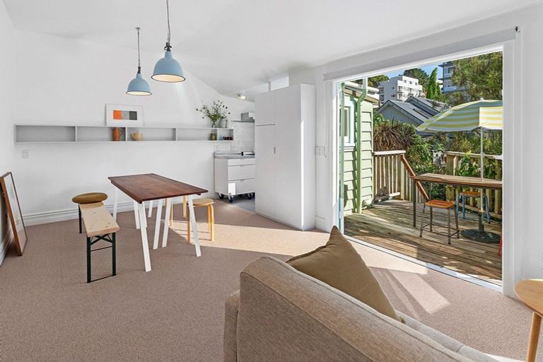 Photo of property in 32 Aro Street, Aro Valley, Wellington, 6021